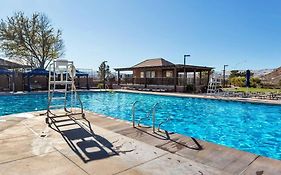 Resort Villa 4 - Luxury Villa, Pool View, Games Galore, Top Level! Year Round Heated Pool & Hot Tub!
